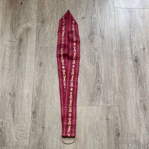 Disney world pin lanyard. Burgundy and Gold